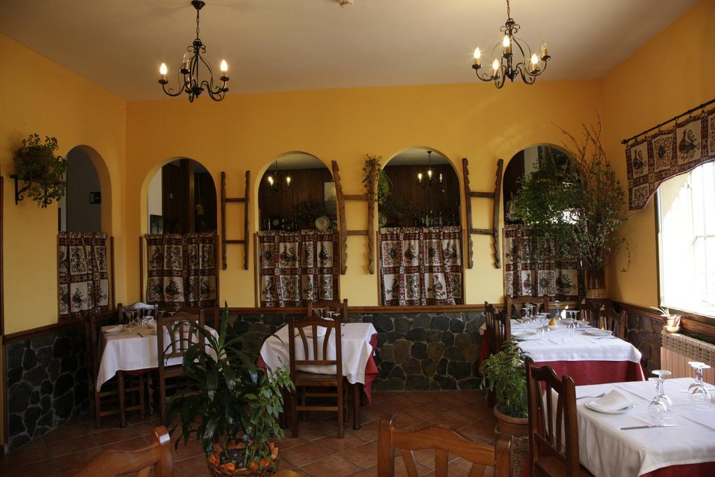 Hostal Restaurante Alto Rey Arroyo de las Fraguas Extérieur photo