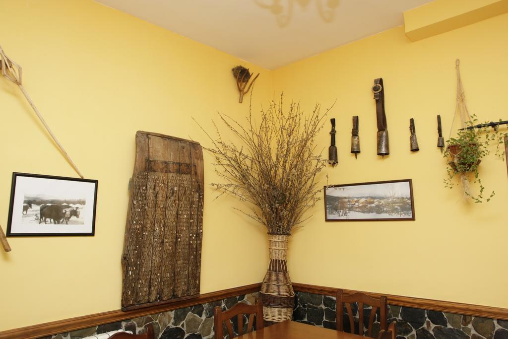 Hostal Restaurante Alto Rey Arroyo de las Fraguas Extérieur photo