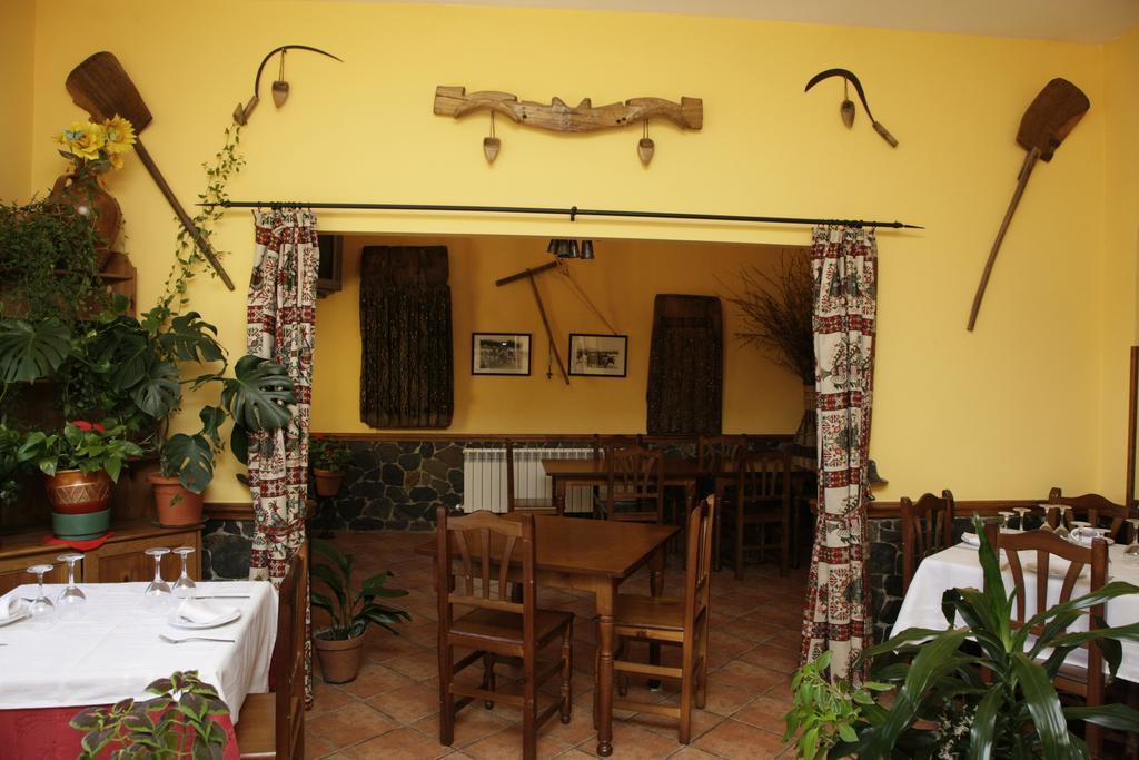Hostal Restaurante Alto Rey Arroyo de las Fraguas Extérieur photo