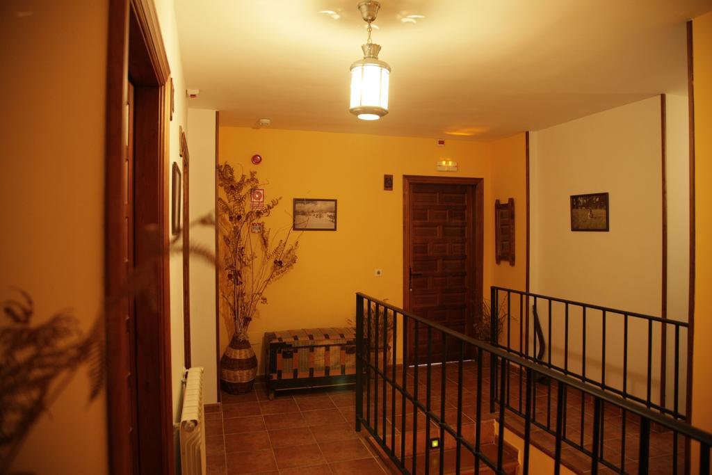 Hostal Restaurante Alto Rey Arroyo de las Fraguas Extérieur photo