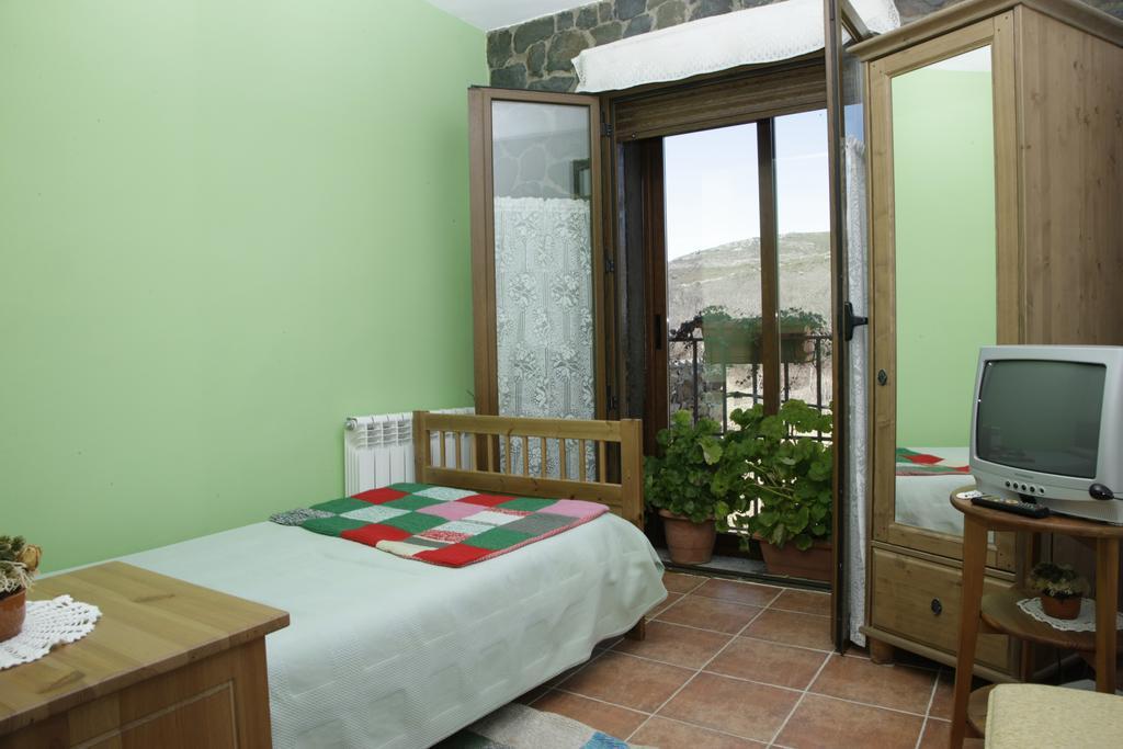 Hostal Restaurante Alto Rey Arroyo de las Fraguas Extérieur photo